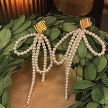Load image into Gallery viewer, Faux Pearl Bow &amp; Gold Leaf Earring
