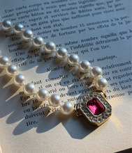 Load image into Gallery viewer, Vintage Style Gem Pendant Necklace

