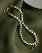 Load image into Gallery viewer, Pearl Necklace With Chain
