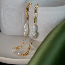 Load image into Gallery viewer, Stick Baroque Short Chain Necklace
