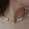 Stick Baroque Short Chain Necklace