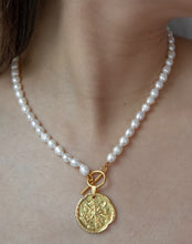 Load image into Gallery viewer, Voyage Coin Pearl Necklace
