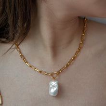 Load image into Gallery viewer, Baroque Flat Chain Necklace
